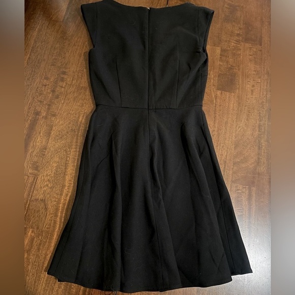 French Connection Sleeveless Black Dress Size 0 Fit and Flare - Picture 2 of 4